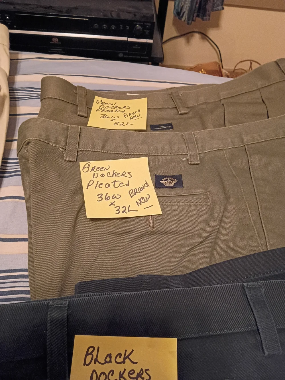 Dockers Men’s Pleated Pants in Olive Green